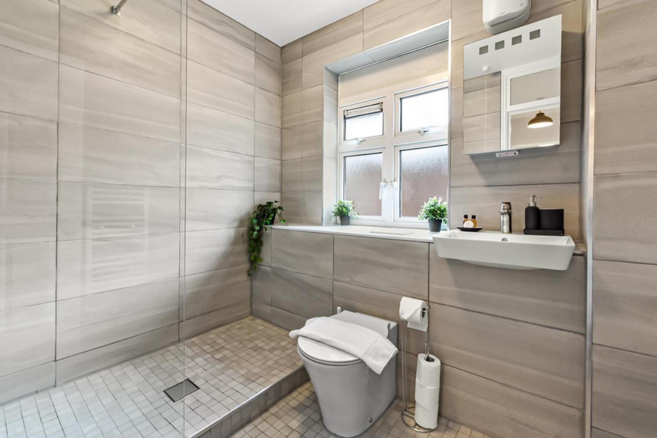 Family Friendly, Zone 2, 2 Beds, Overground London Eksteriør bilde
