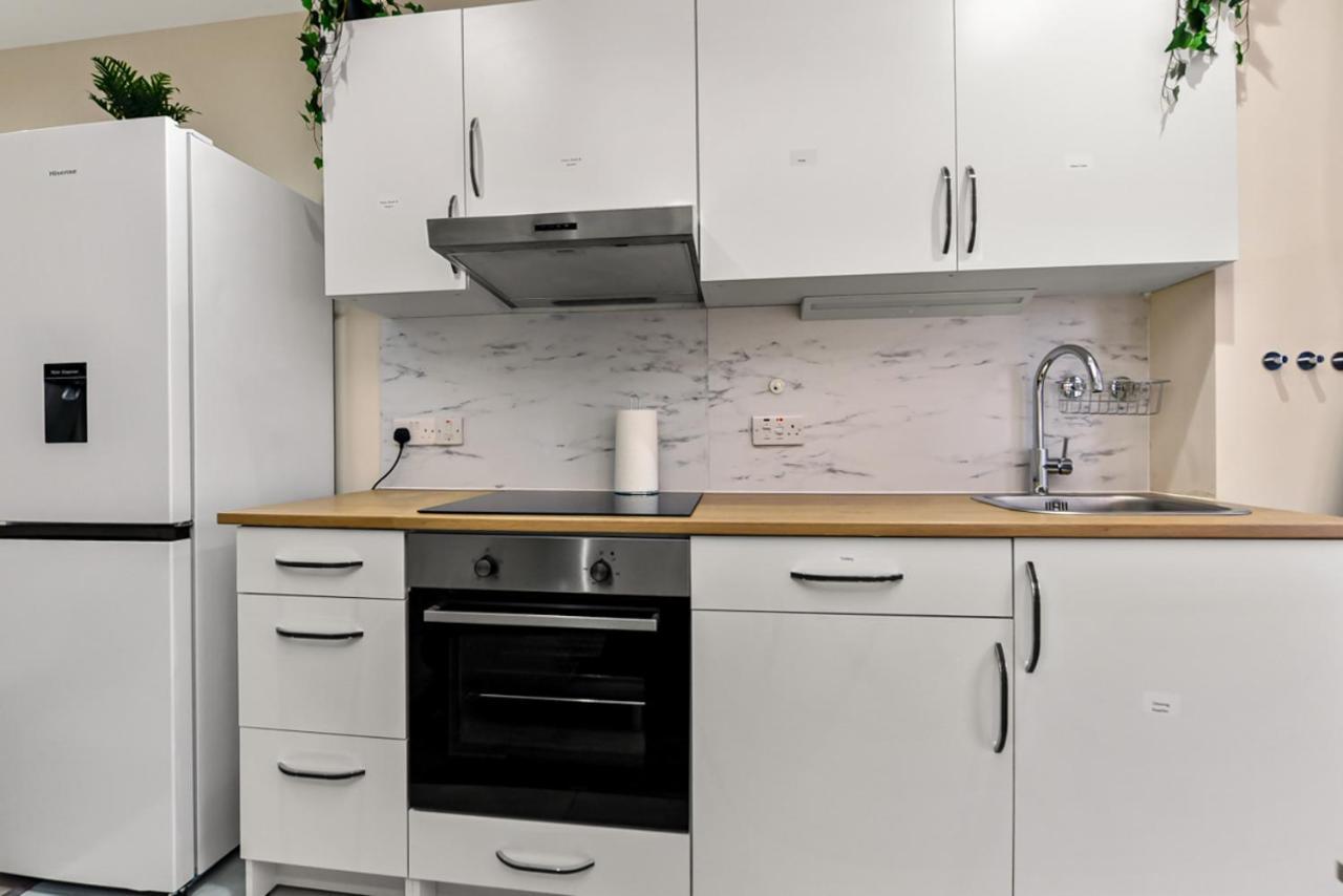 Family Friendly, Zone 2, 2 Beds, Overground London Eksteriør bilde