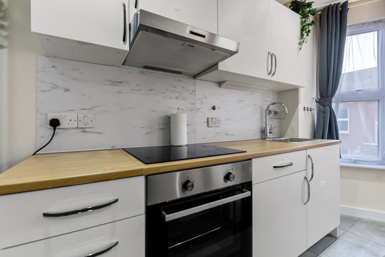 Family Friendly, Zone 2, 2 Beds, Overground London Eksteriør bilde