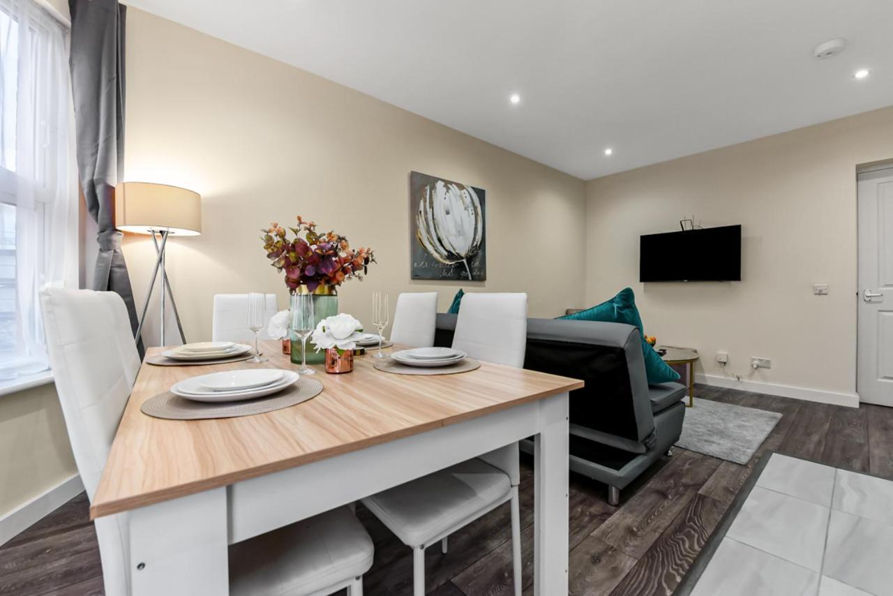 Family Friendly, Zone 2, 2 Beds, Overground London Eksteriør bilde