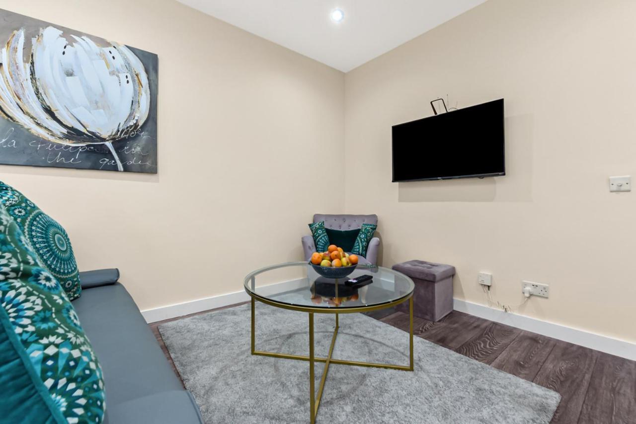 Family Friendly, Zone 2, 2 Beds, Overground London Eksteriør bilde